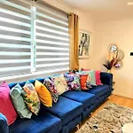 3 Bed House With 6 Beds By Sensational Stay