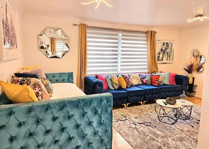 3 Bed House With 6 Beds By Sensational Stay