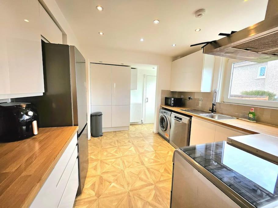 3 Bed House With 6 Beds By Sensational