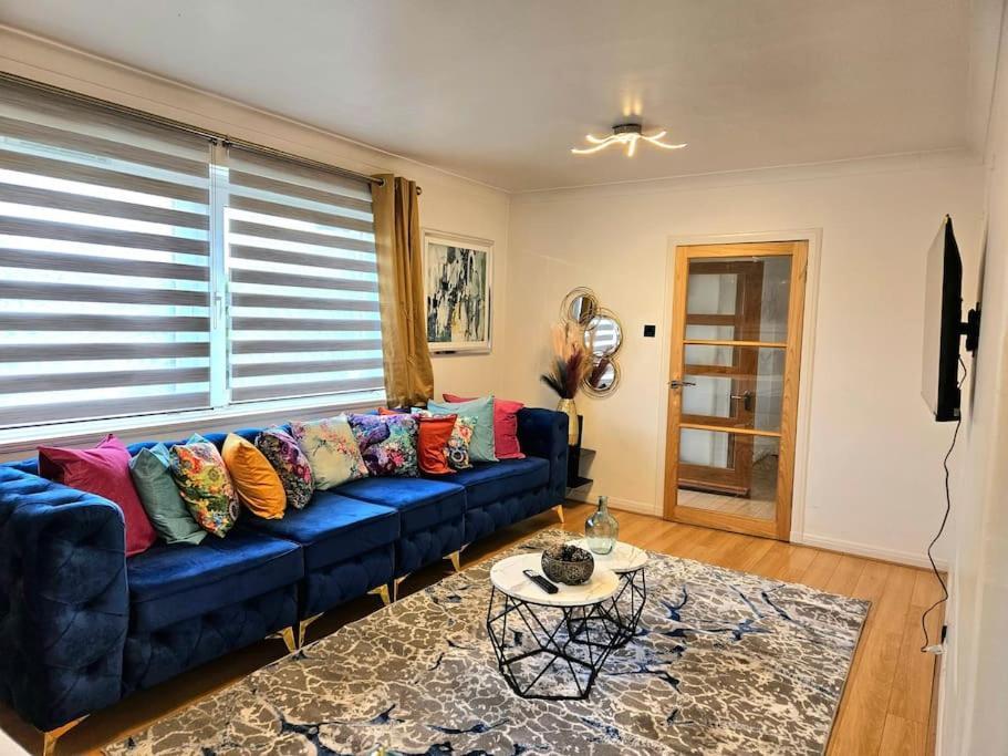 Apartment 3 Bed House With 6 Beds By Sensational *