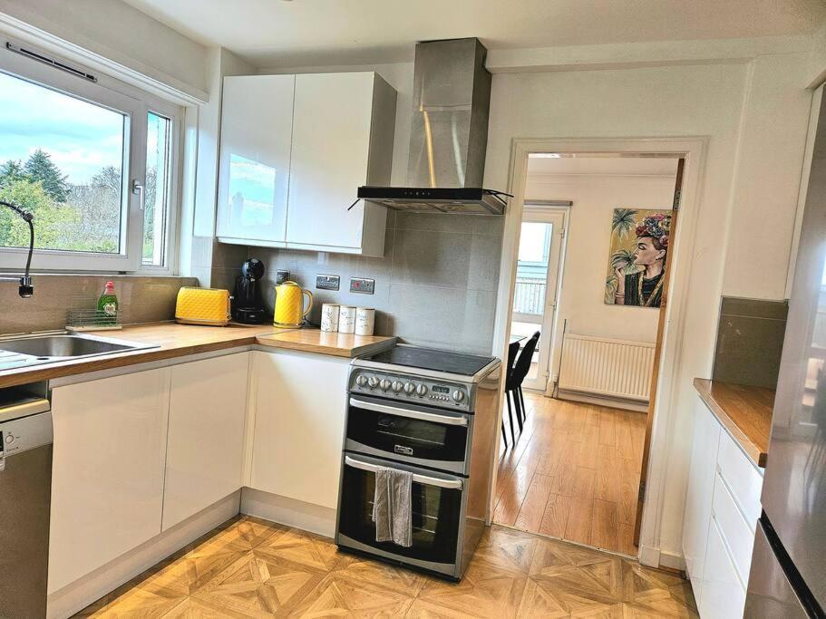 Apartment 3 Bed House With 6 Beds By Sensational *